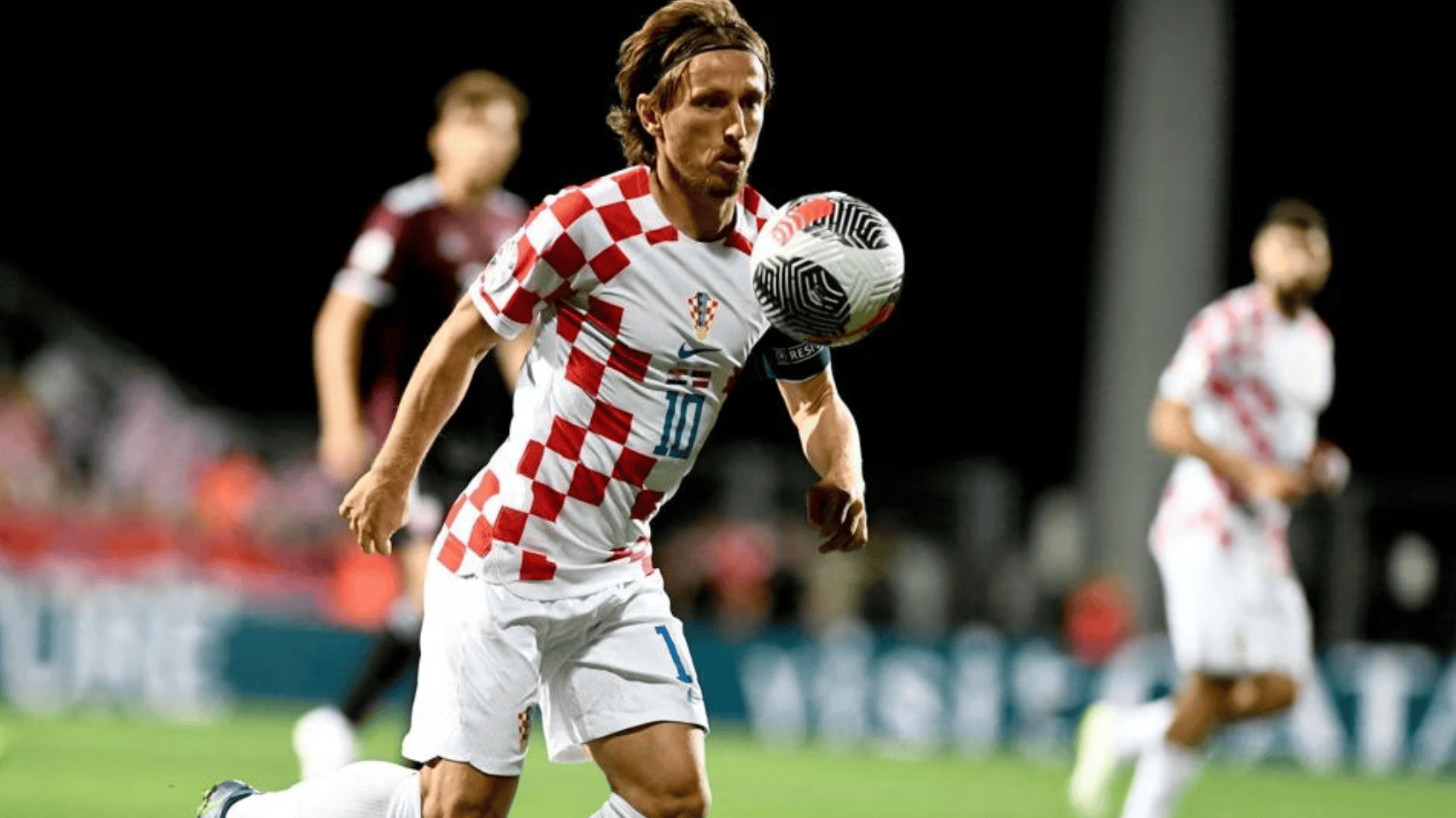 克罗地亚队在欧洲国家杯赛场上表现亮眼的简单介绍